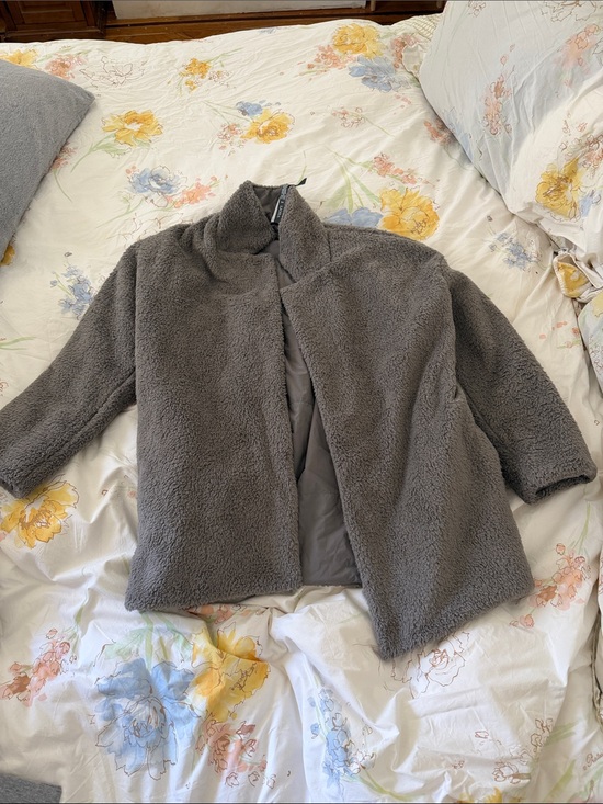 Vuori Jackets & Blazers - Vuori Women's Charcoal Gray Teddy Jacket